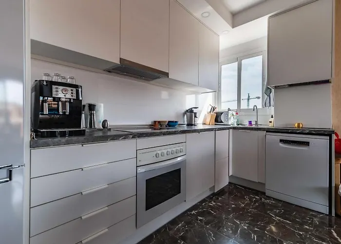 Spacious 3-bedroom - Casa Annelise Fuengirola